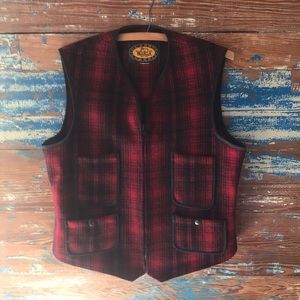 Men’s Woolrich vest.